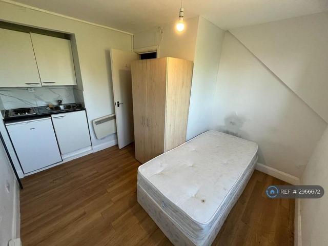 Studio for rent in Leyton, Greater London
