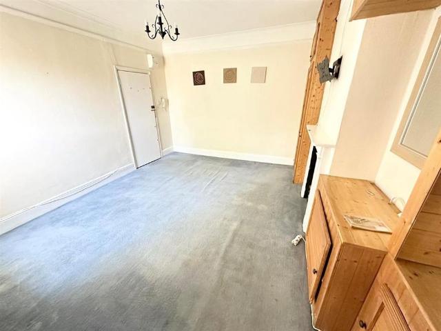 Studio for rent in Cowley, Greater London