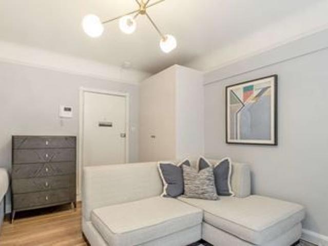 Studio for rent in South Wimbledon, Greater London