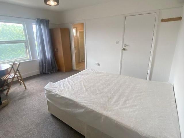 Studio for rent in London Borough of Ealing, Greater London