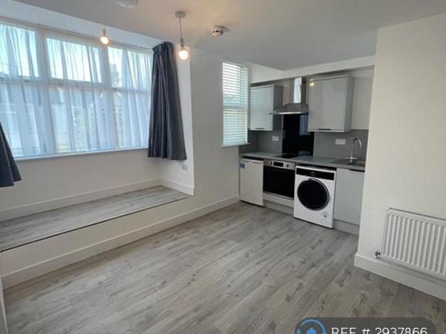 Flat for rent in Lower Edmonton, Edmonton