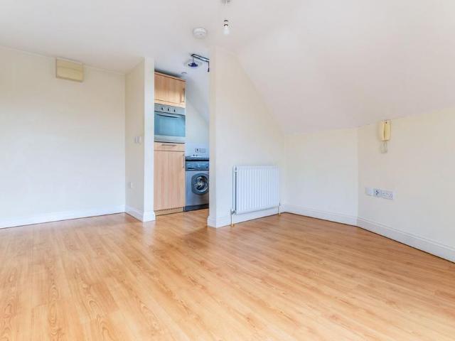 Studio for rent in New Town, Horsham