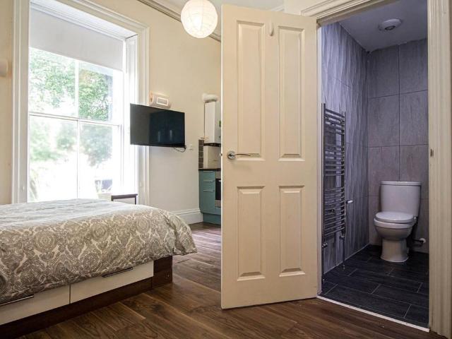 Studio for rent in Hyde Park, West Yorkshire