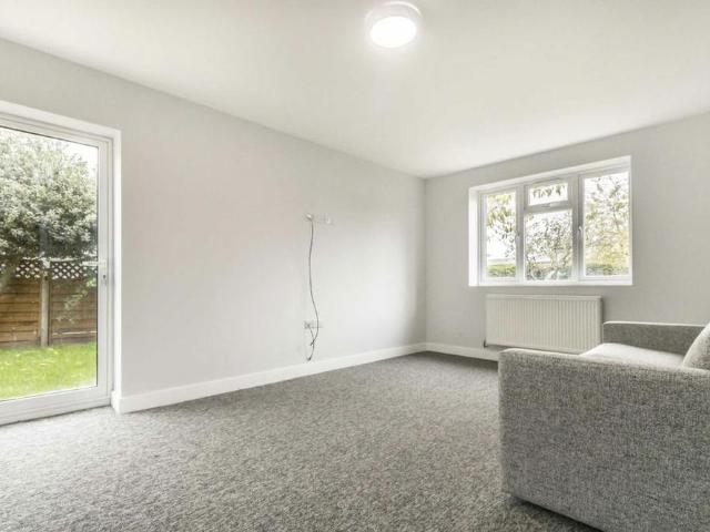 Studio for rent in London Borough of Hounslow, Hanworth