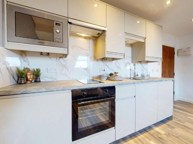 Studio for rent in Hyde Park, West Yorkshire