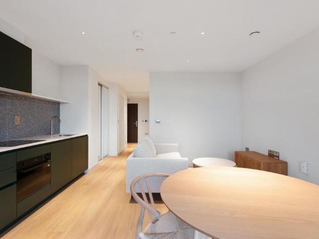 Studio for rent in London Borough of Ealing, Greater London