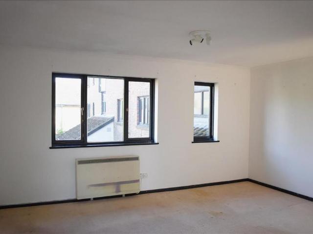 Studio for rent in London Borough of Hounslow, Feltham