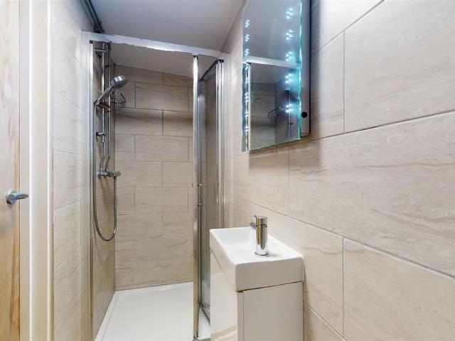 Studio for rent in Studland