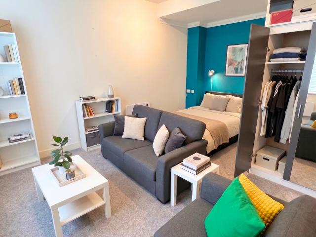 Studio for rent in South Yorkshire