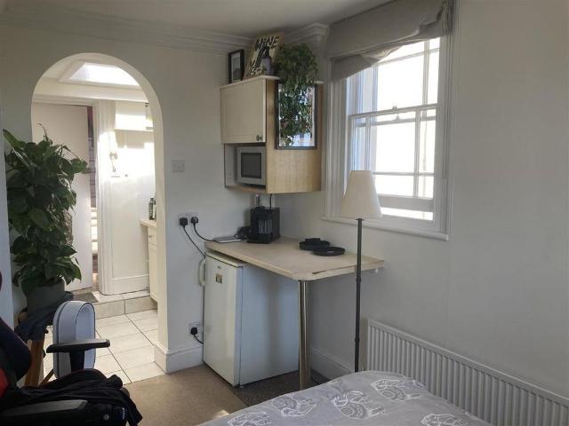 Studio for rent in Clifton Village, Bristol