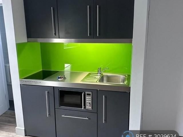 Studio for rent in London Borough of Wandsworth, Greater London