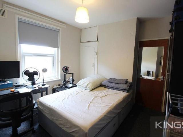 Studio for rent in Wealdstone, Greater London