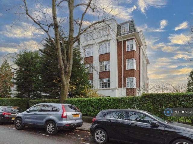 Flat for rent in South Hampstead, Greater London