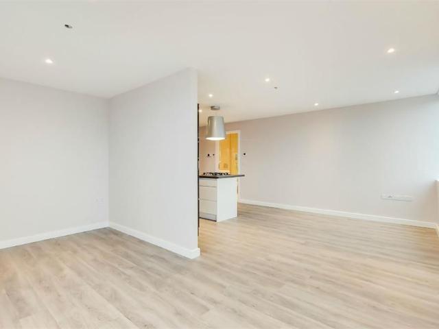 Studio for rent in Sudbury, Greater London