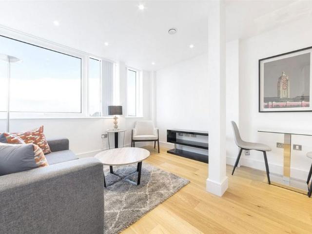 Studio for rent in Slough