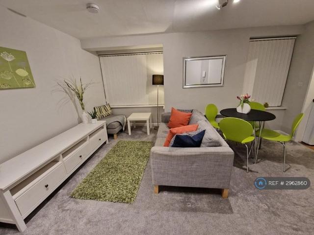 Studio for rent in Earley
