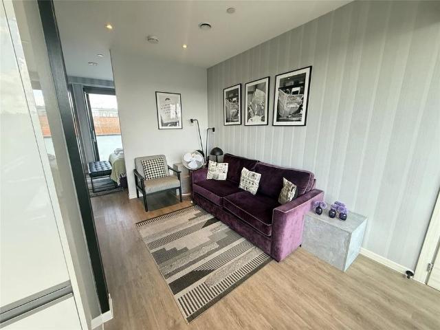 Studio for rent in London Borough of Bromley, Greater London