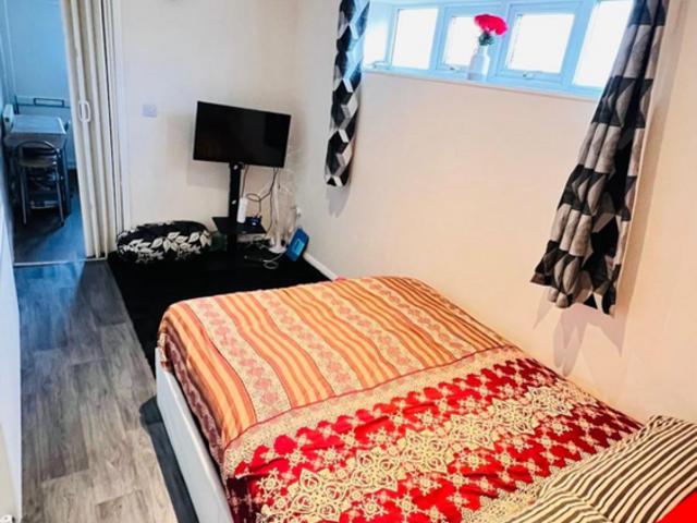 Studio for rent in Hayes, Greater London