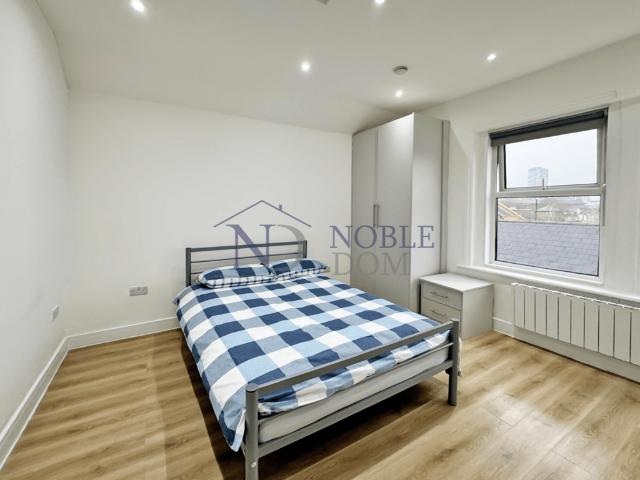 Flat for rent in London Borough of Hounslow, Greater London