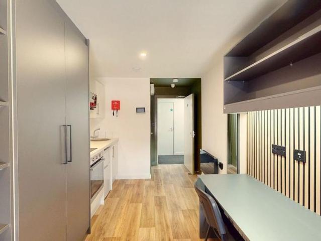 Studio for rent in Stirchley, West Midlands