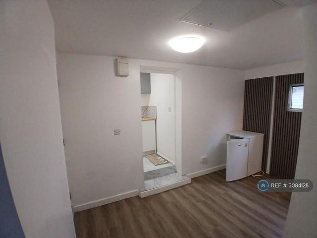 Studio for rent in Hampton, Canterbury