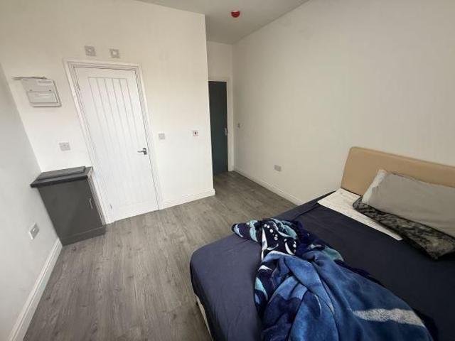 Studio for rent in Mayer's Green, West Bromwich