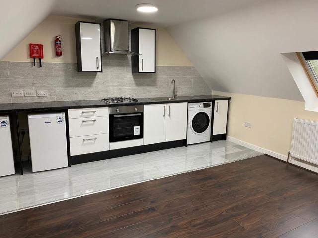 Studio for rent in Leyfields, Kettlebrook