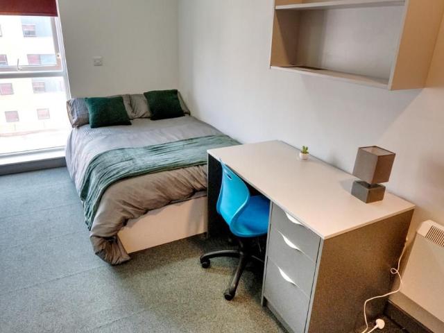 Studio for rent in Stoke, Stoke-on-Trent