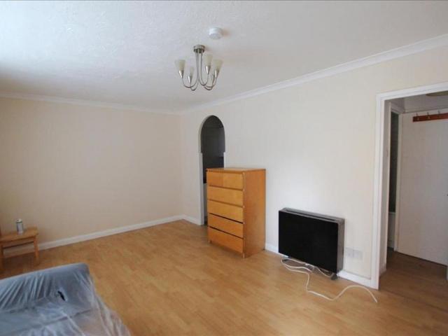 Studio for rent in Carterhatch, Greater London