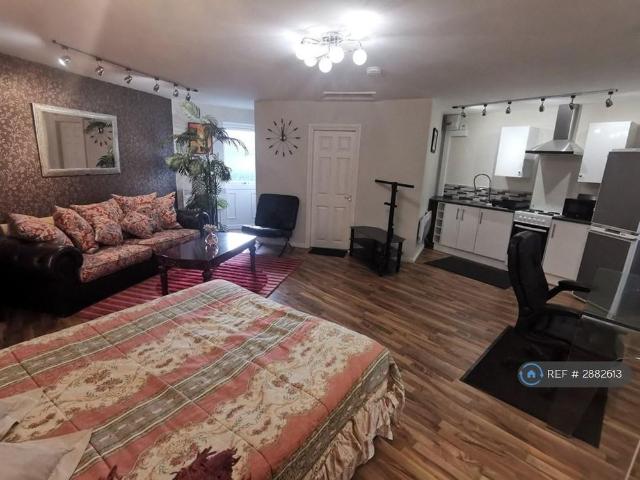 Studio for rent in New Waltham