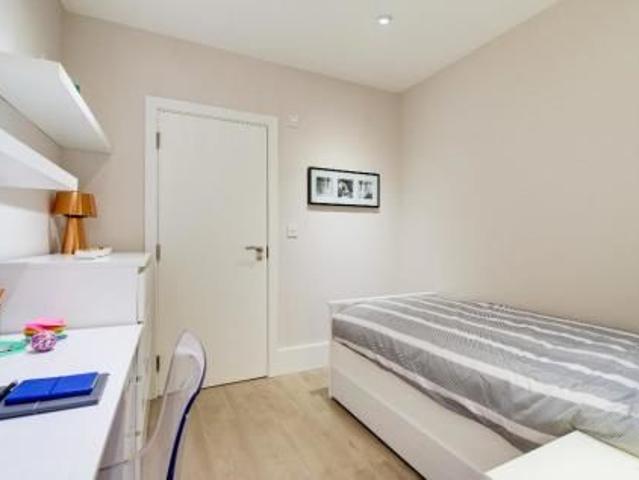 Studio for rent in South Hampstead, Greater London