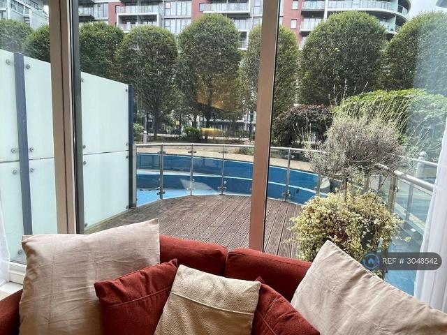 Studio for rent in London Borough of Wandsworth, Greater London