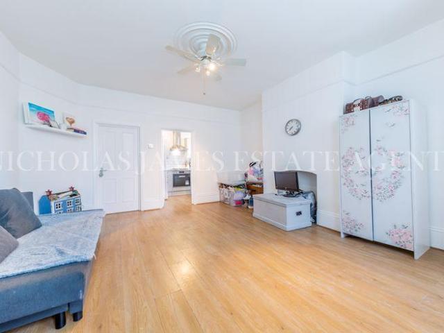 Flat for rent in Bush Hill Park, Isle Of Man