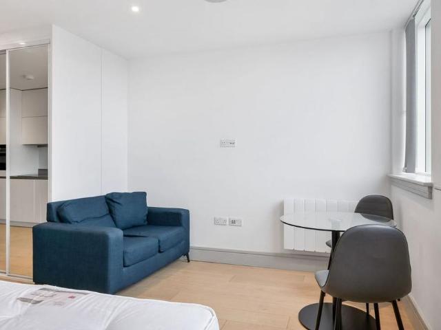 Studio for rent in Spring Villa Park, Greater London