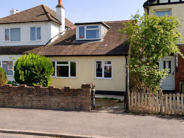 Flat for rent in New Malden, Isle Of Man