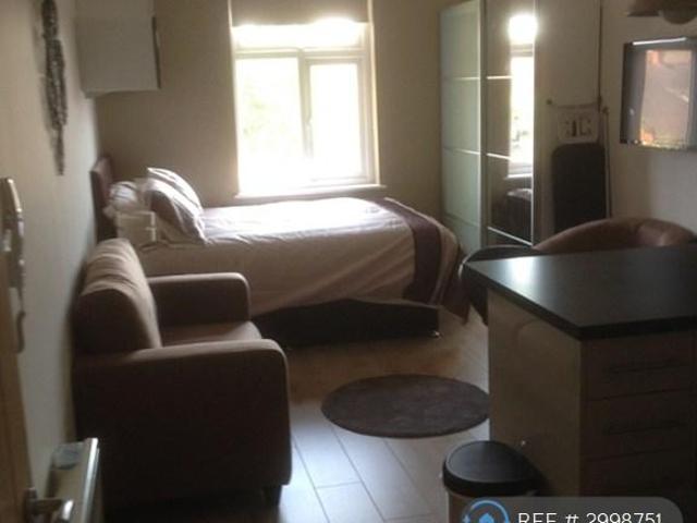 Flat for rent in Phippsville, Northampton