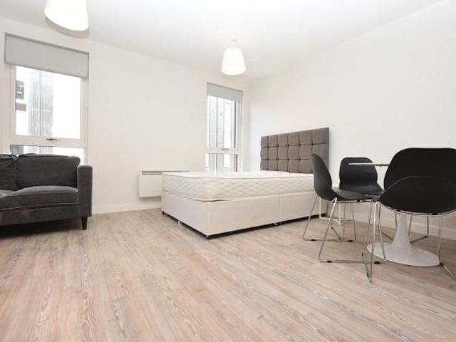 Studio for rent in City Centre, South Yorkshire