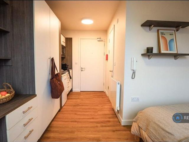 Studio for rent in City Centre, South Yorkshire