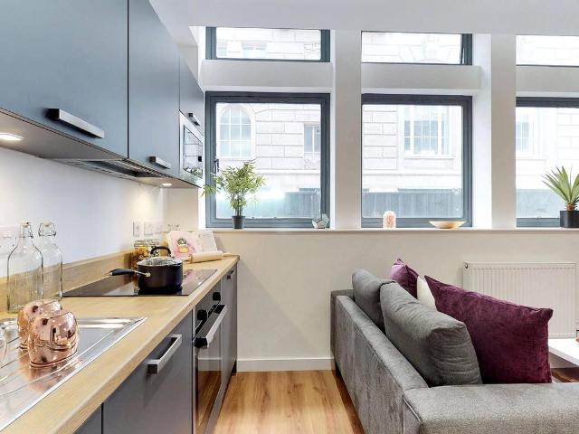 Flat for rent in Calderstones