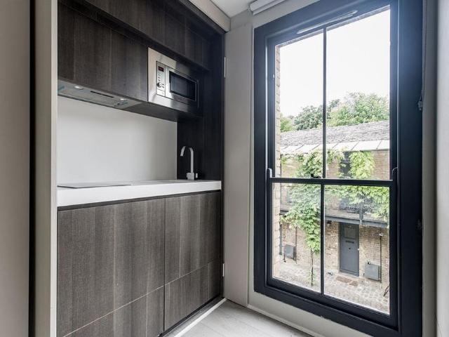 Studio for rent in Palmers Green, Greater London