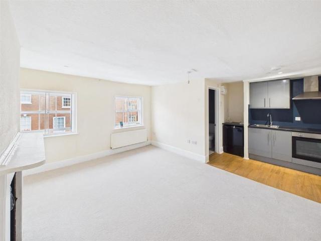 Studio for rent in Barbourne, Worcestershire