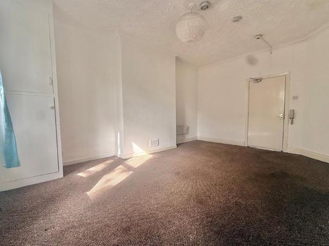 Studio for rent in Whalley Range, Manchester