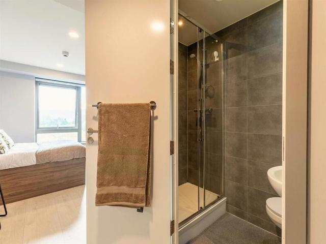 Flat for rent in Thornwood, Partick