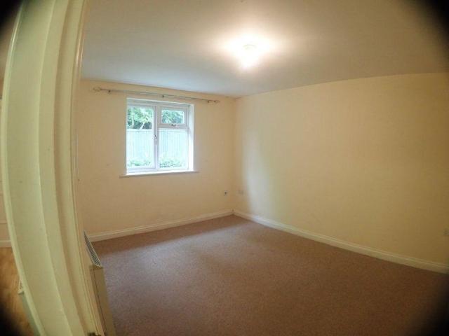 Studio for rent in Desborough