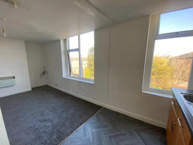 Studio for rent in West Yorkshire