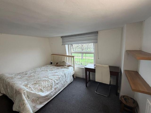 Studio for rent in Hampton, Greater London