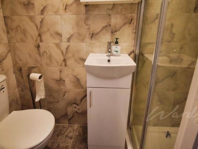 Studio for rent in Strood
