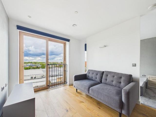 Studio for rent in Hanley, Stoke-on-Trent