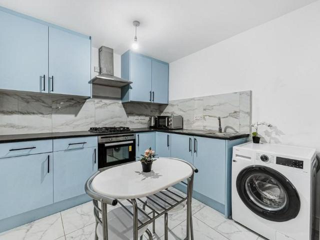 Studio for rent in London Borough of Ealing, Greater London