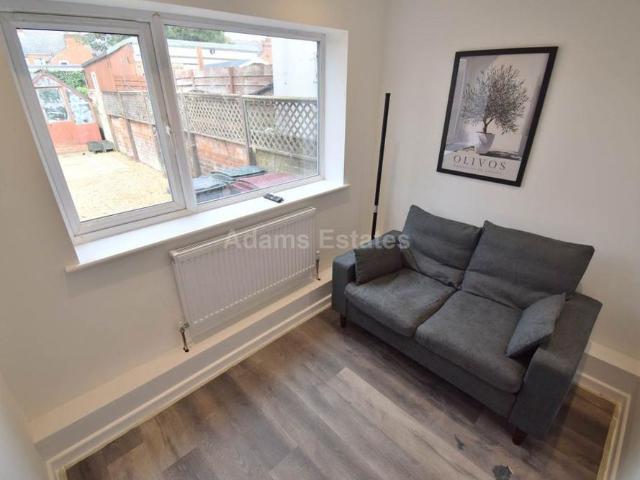 Studio for rent in Reading